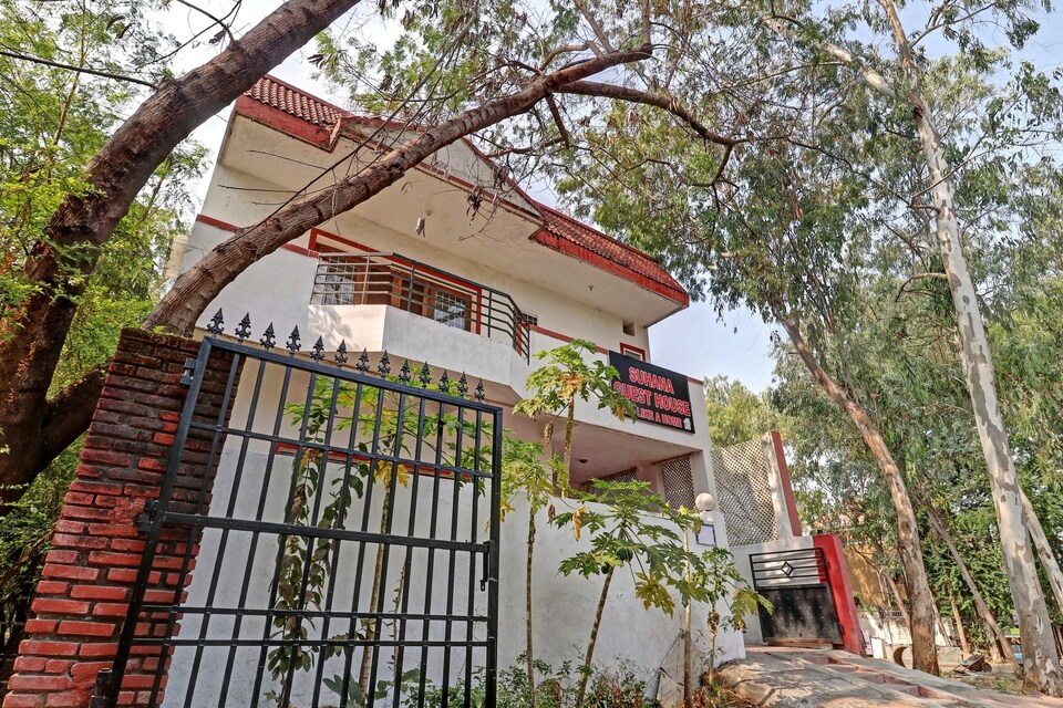 Collection O 84853 Suhana Guest Housee, Hamidia Road Bhopal, Bhopal