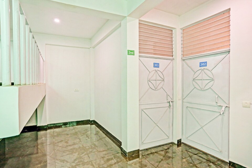 HOTEL O KRISHNA STAYS, Noida City, Noida