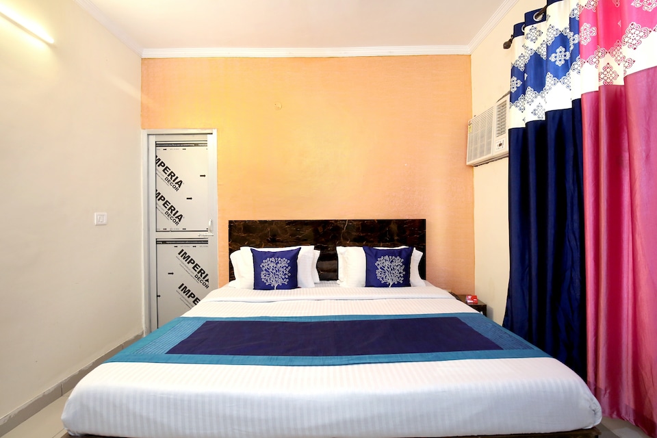 Live on CHA748, Railway Station Chandigarh, Chandigarh