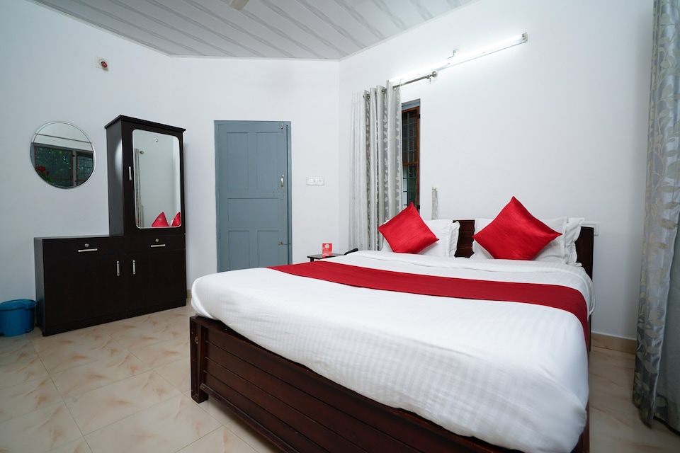 OYO 10029 Hotel Munnar Breeze, Anachal, Munnar