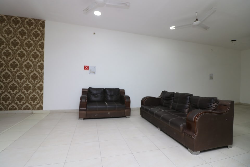 OYO Flagship Hotel Ashoka Palace, Airport Delhi, Delhi Transit