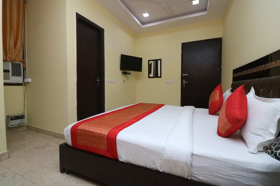 OYO Flagship Hotel Ashoka Palace, Airport Delhi, Delhi Transit