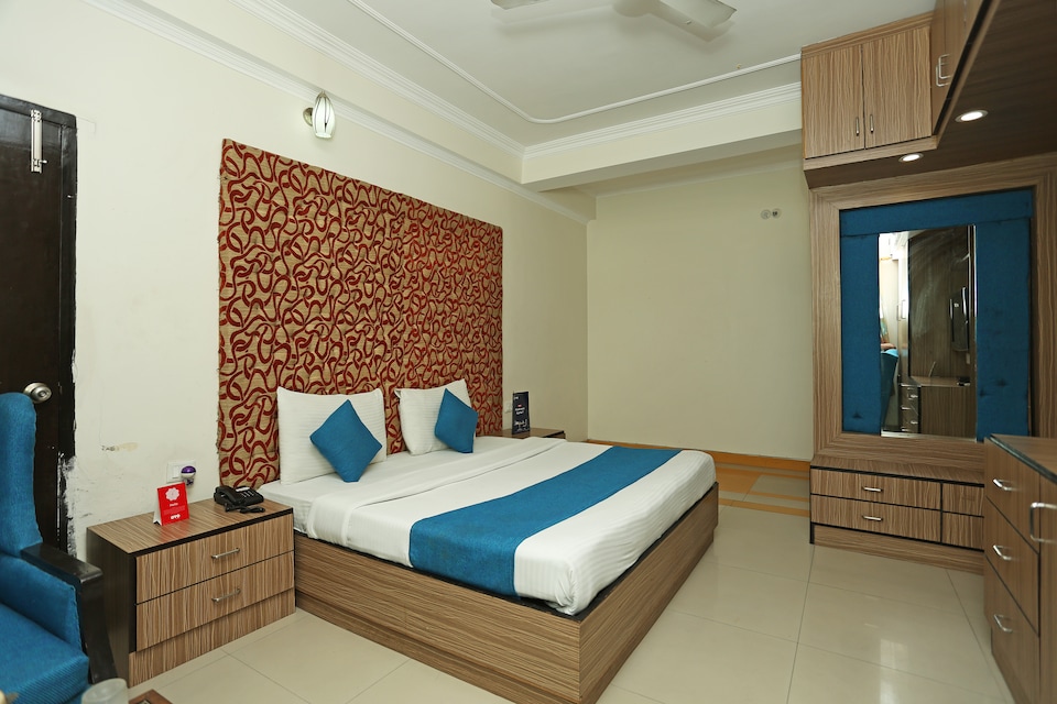 OYO 10425 Queens Pearl INN, Dehradun ISBT, Dehradun