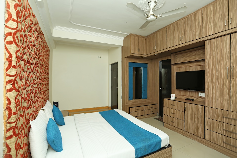 OYO 10425 Queens Pearl INN, Dehradun ISBT, Dehradun