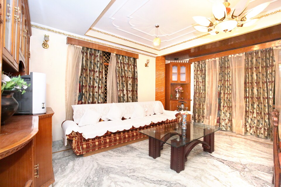 OYO Home 10858 Valley View 2BHK, Sanjauli, Shimla