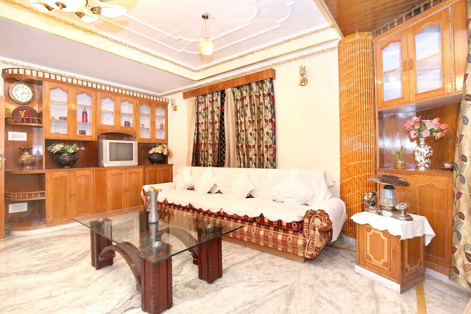 OYO Home 10858 Valley View 2BHK, Sanjauli, Shimla