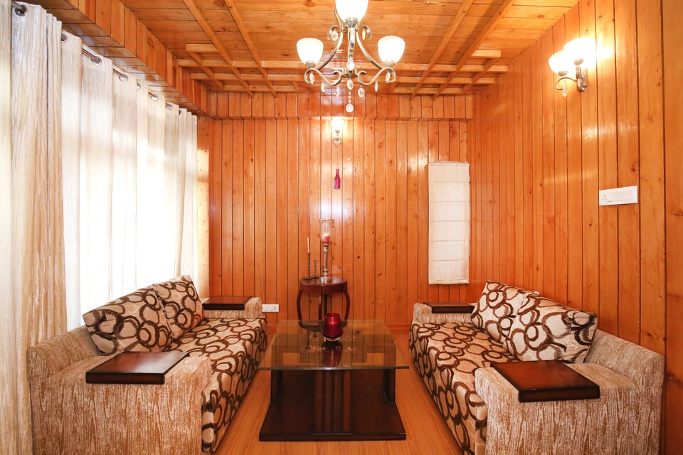 OYO Home 10746 2BHK Luxurious Cottage, Shimla, Shimla