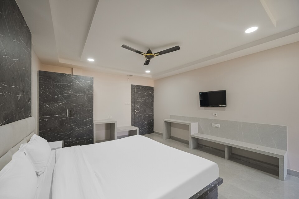 Hotel Nirmalya, Behrampur, बेहरामपुर