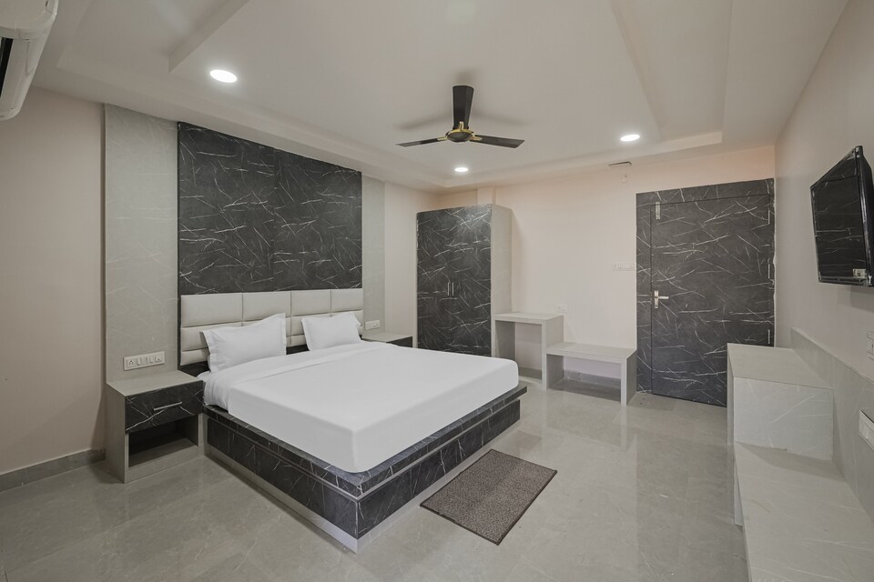 Hotel Nirmalya, Behrampur, बेहरामपुर