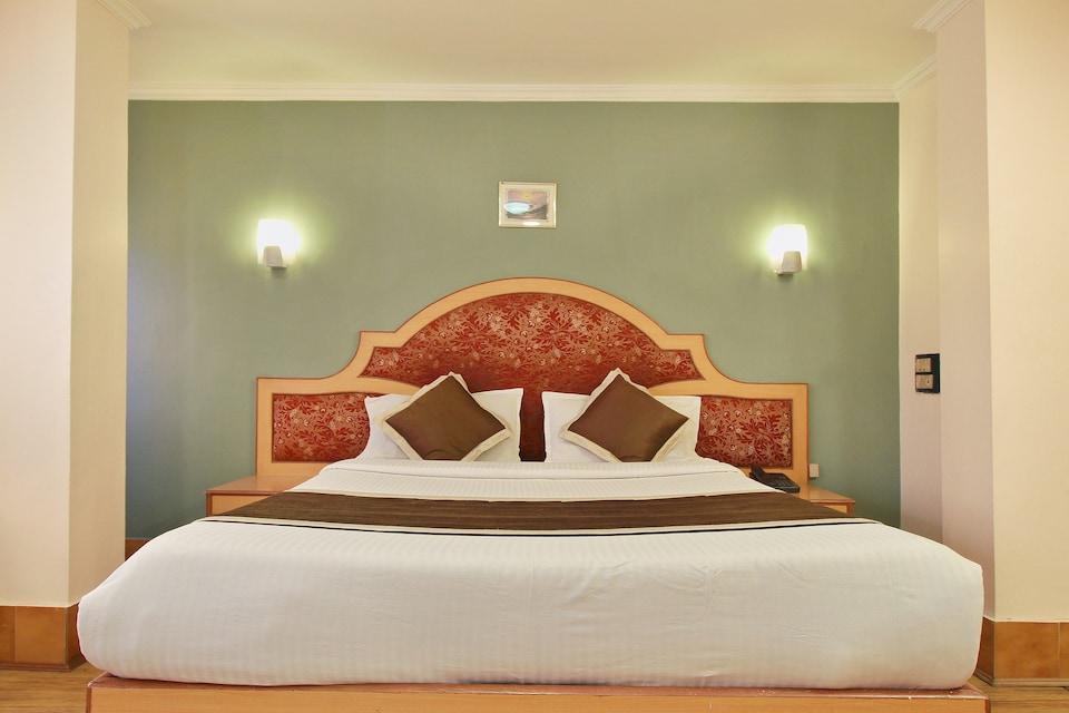 OYO 10068 Hotel Rathna, Ooty Town-II, Ooty