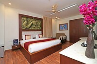 OYO Hotel Ishanika Near Indira Nagar Metro Station