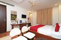 OYO Hotel Ishanika Near Indira Nagar Metro Station