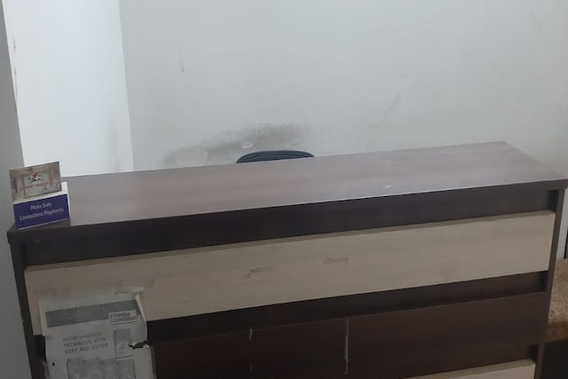 OYO E-8 Kasturba Niketan Complex Near Lotus Temple