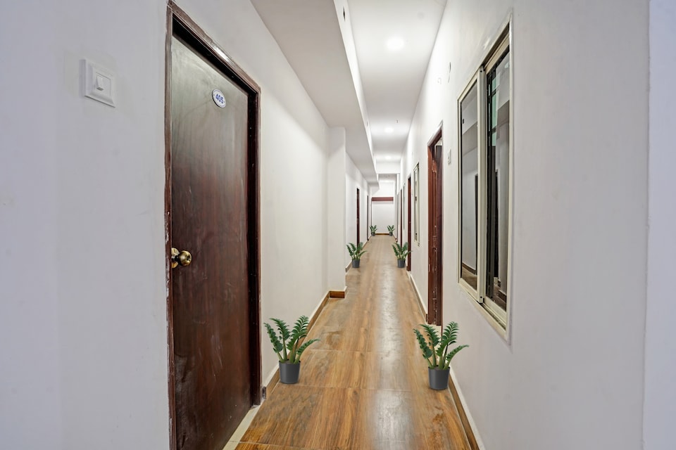 Hotel O Sai Krishna Grand, Governorpet Vijayawada, Vijayawada