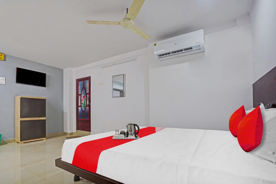 Hotel O Sai Krishna Grand, Governorpet Vijayawada, Vijayawada