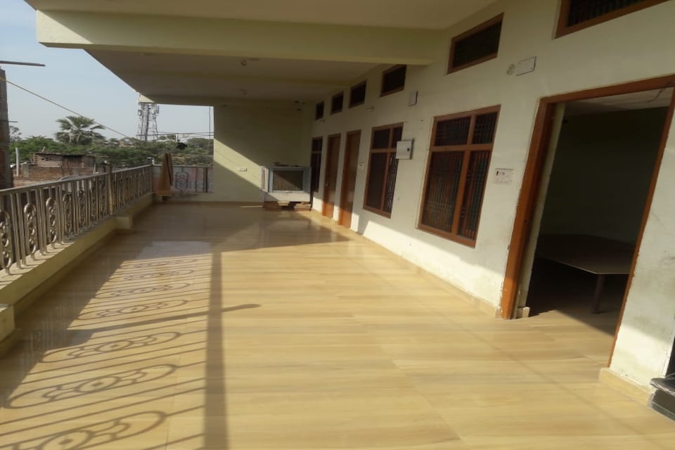 OYO Home Om Sai Kripa Homestay, Balia, Balia