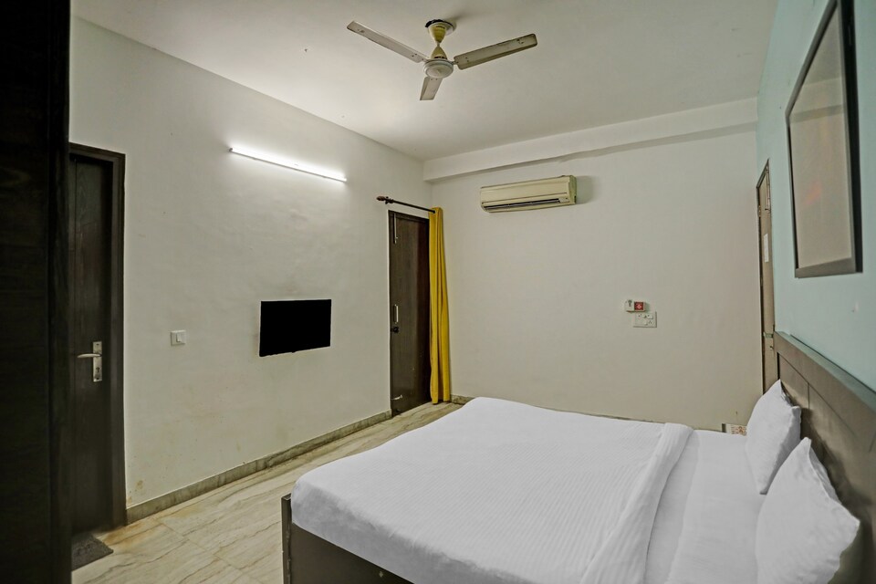 OYO Hotel Good Will Inn Near Nawada Metro Station, Dwarka Delhi, दिल्ली