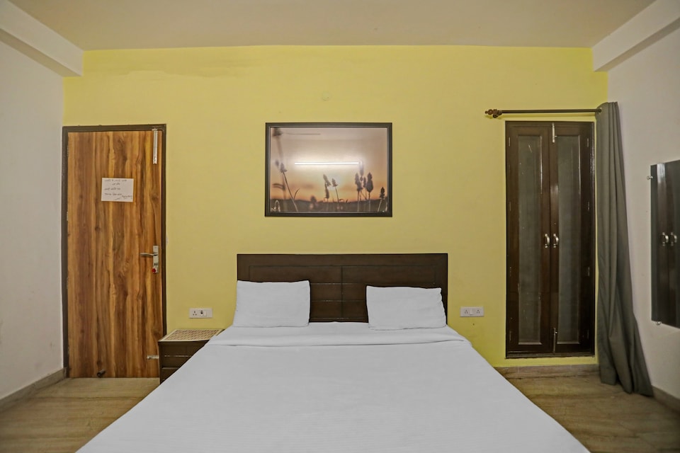 OYO Hotel Good Will Inn Near Nawada Metro Station, Dwarka Delhi, दिल्ली