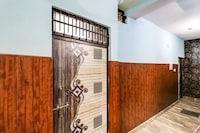 OYO Flagship 84929 Omax Guest House