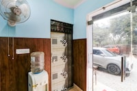 OYO Flagship 84929 Omax Guest House