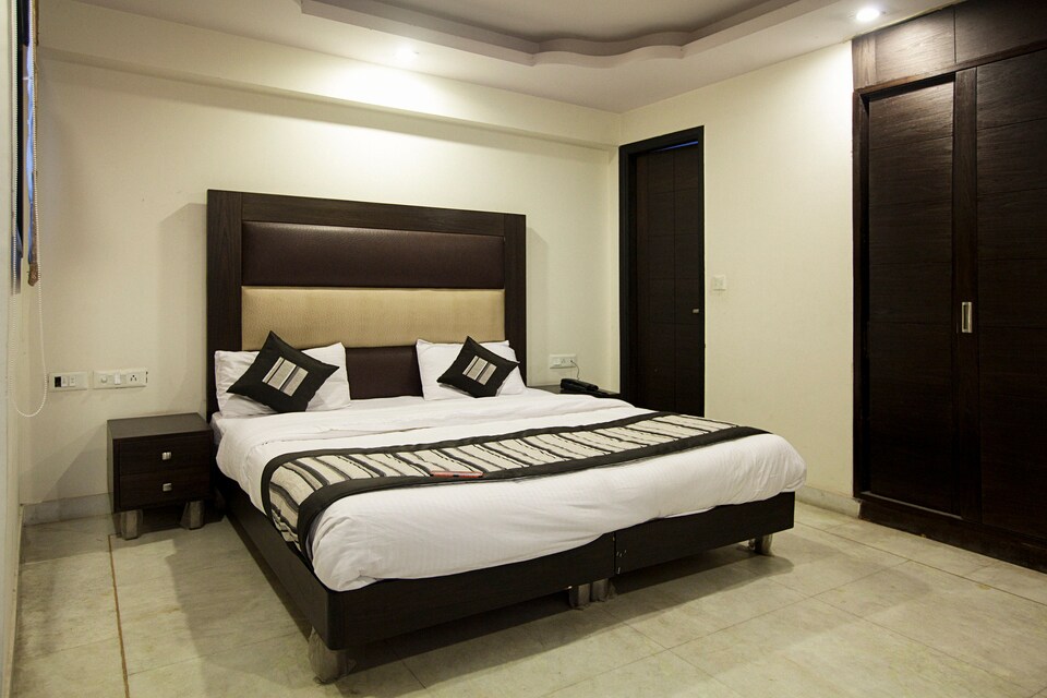 OYO Rooms 056 Malviya Nagar Market, Saket Delhi, Delhi