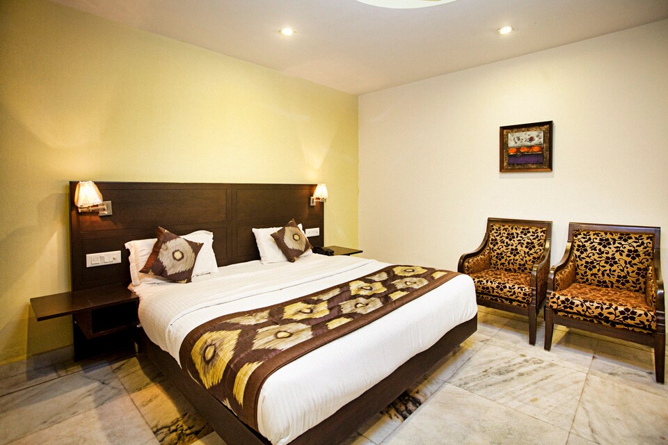 OYO Rooms 056 Malviya Nagar Market, Saket Delhi, Delhi