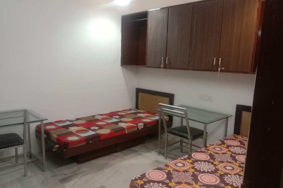 POP Saiyam Pg Near Gurudwara Shri Bangla Sahib, Karol Bagh Delhi, Delhi