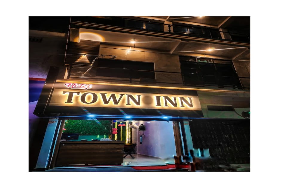 live with RWA042, Rewa, Rewa