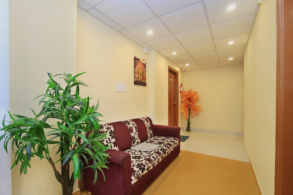 Hotel O Venkatadari Residency, Mathikere Bangalore, Bangalore