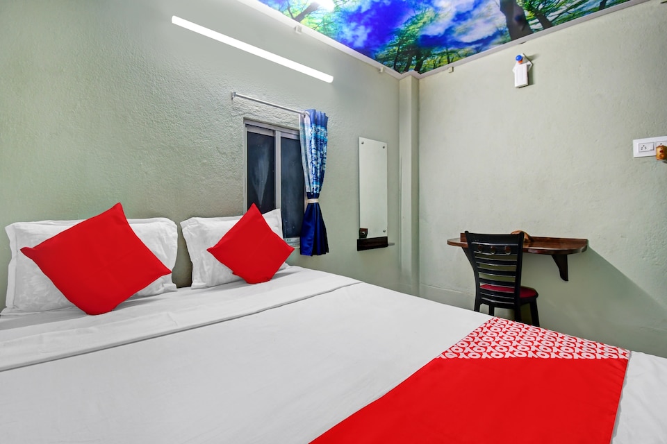 OYO Flagship 85016 Royal Holiday Resort and Restaurant, VIP Road Kolkata, Kolkata