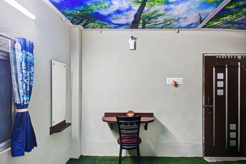 OYO Flagship 85016 Royal Holiday Resort and Restaurant, VIP Road Kolkata, Kolkata