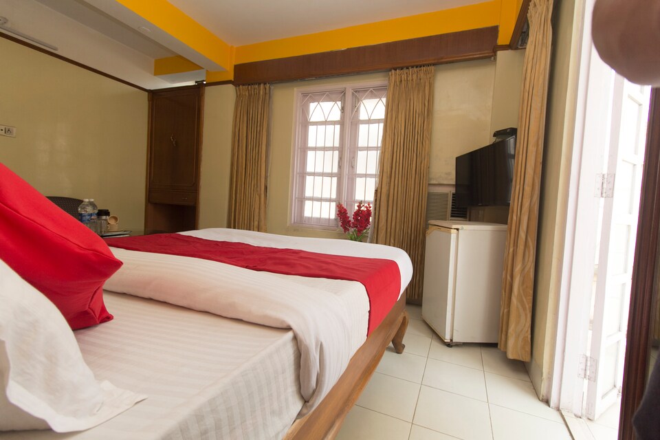 OYO 10695 Hotel Niladri Palace, Bagdogra Airport Siliguri, Siliguri