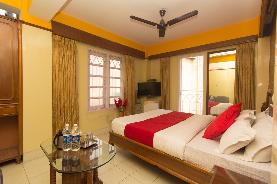 OYO 10695 Hotel Niladri Palace, Bagdogra Airport Siliguri, Siliguri