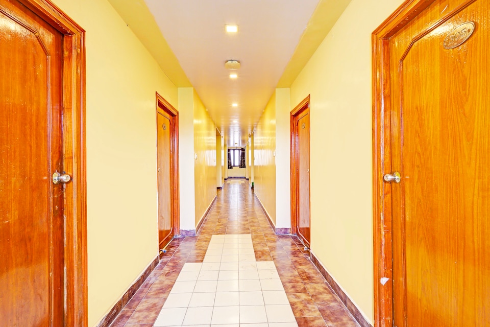 Super Hotel O Gajuwaka Near kurmanpalem Formerly SBT, Gajuwaka Visakhapatnam-II, विशाखपट्नम