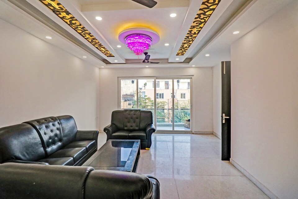 OYO Home Silver Near Dlf Avenue Saket, Saket Delhi, Delhi