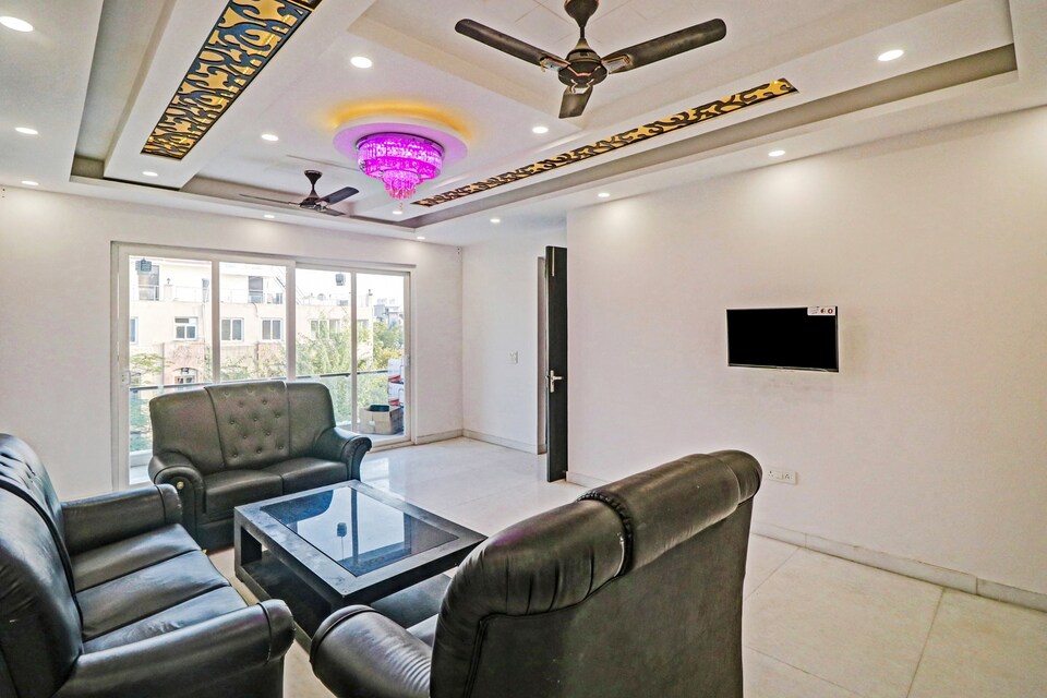 OYO Home Silver Near Dlf Avenue Saket, Saket Delhi, Delhi