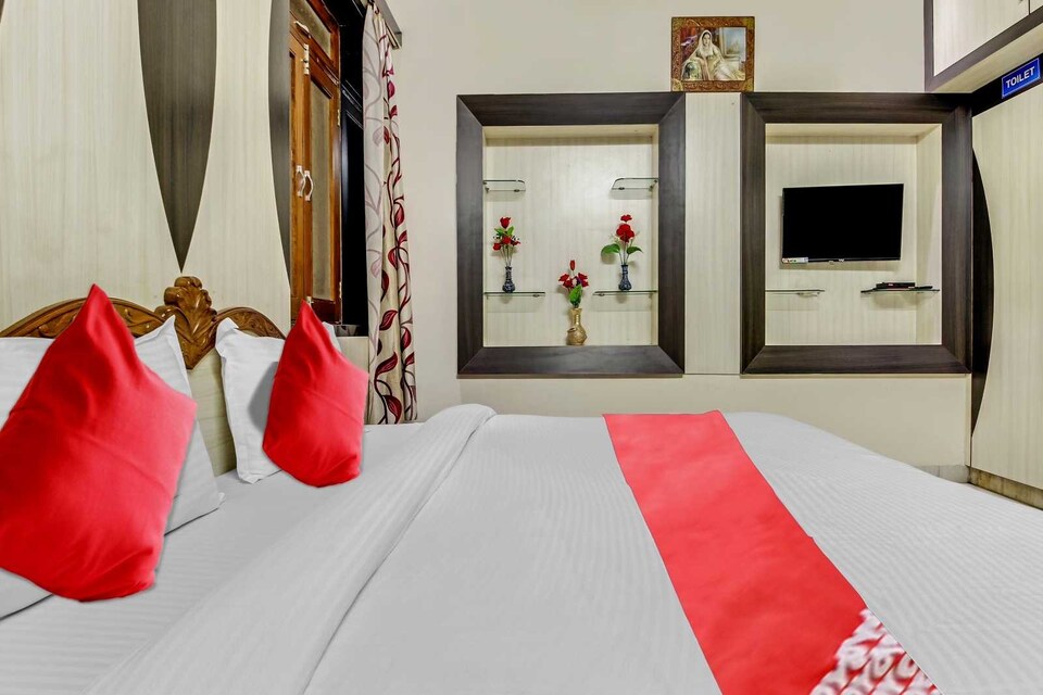 OYO Flagship Hotel Chandravanshi, Sikar, सीकर