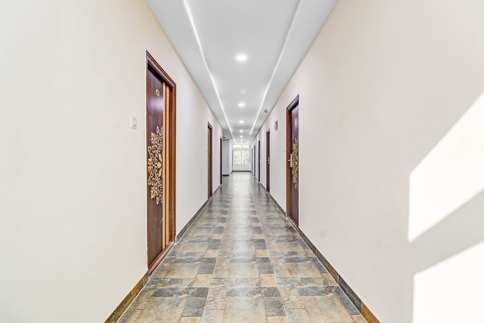 Capital O 85044 Hotel Krishnas Landmark, Yehalanka Bangalore, Bangalore