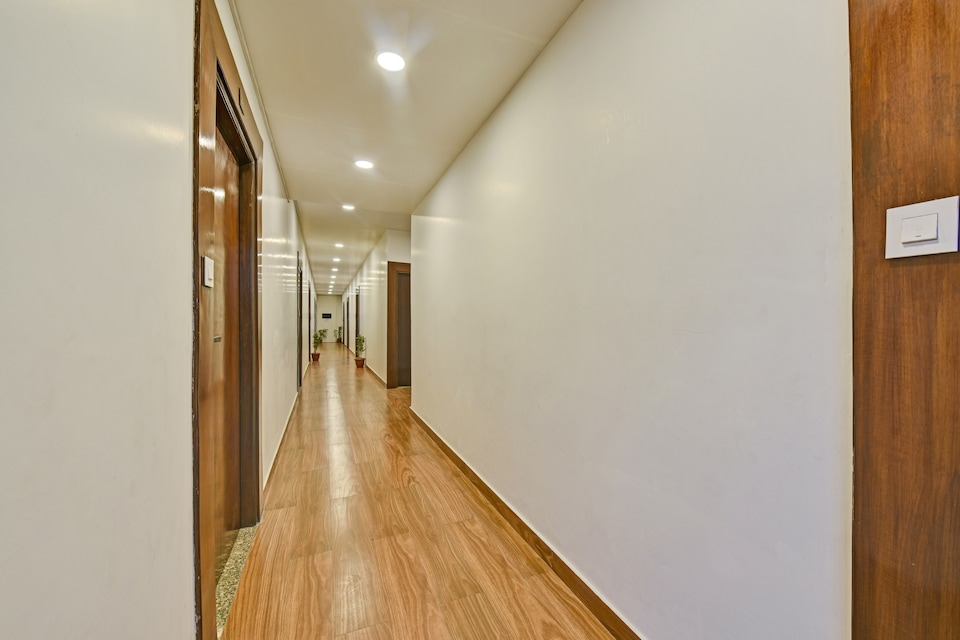 Townhouse The Circle, Raja Park Jaipur, Jaipur