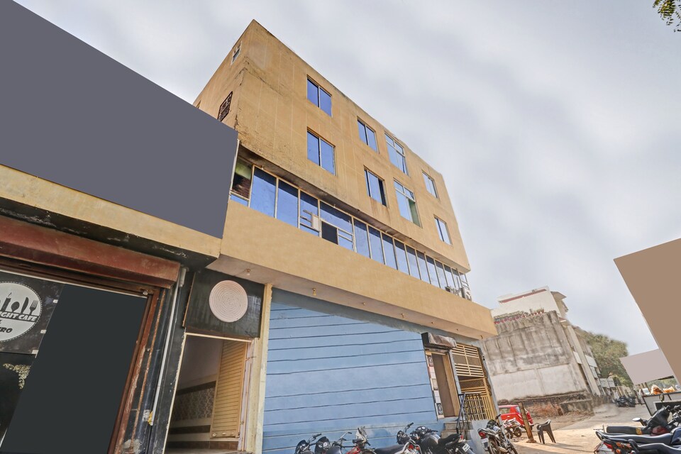 Collection O 85056 Hotel Gwalior Palace, Lashkar, Gwalior