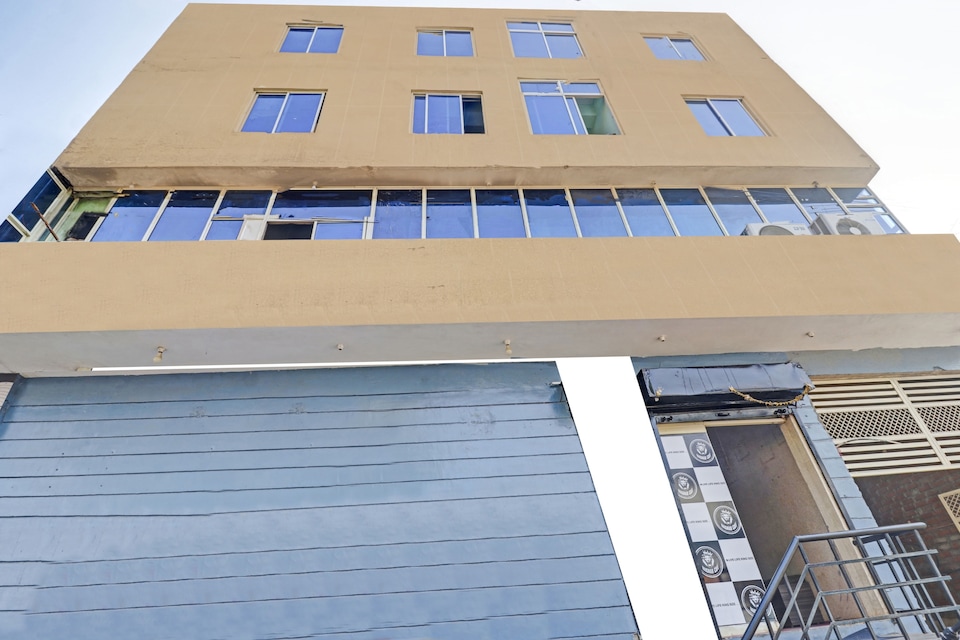 Collection O 85056 Hotel Gwalior Palace, Lashkar, Gwalior