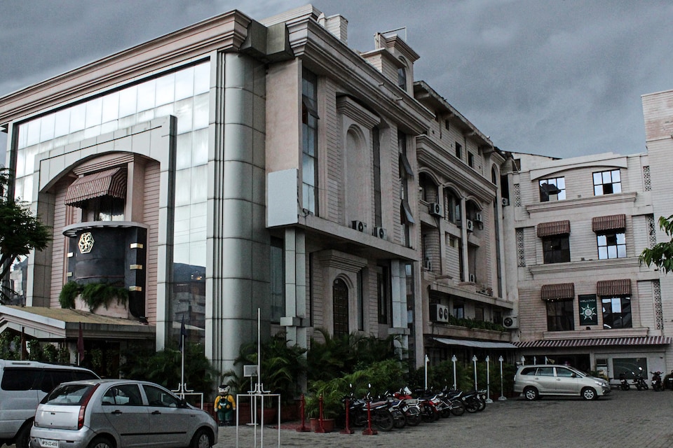 OYO Premium 001 Shastri Bridge Jabalpur, Vijay Nagar - Jabalpur, Jabalpur