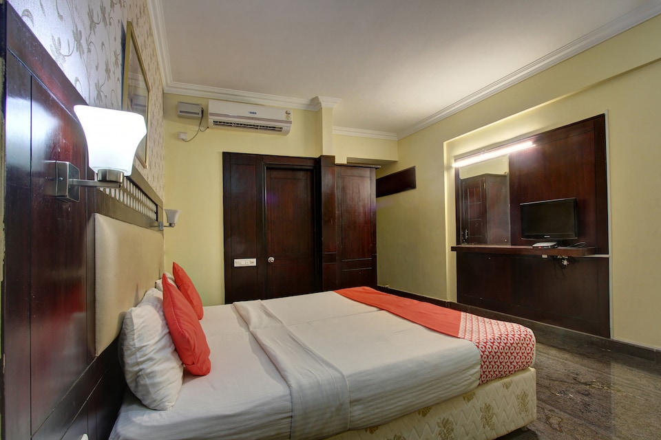 OYO 10437 Hotel Hibiscus INN, Koramangala Sony World Signal, Bangalore