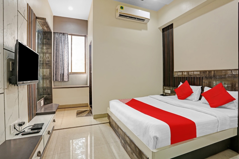 OYO Gee Hotel, Mumbai- Kalyan-Bhiwandi- Badalapur, Mumbai