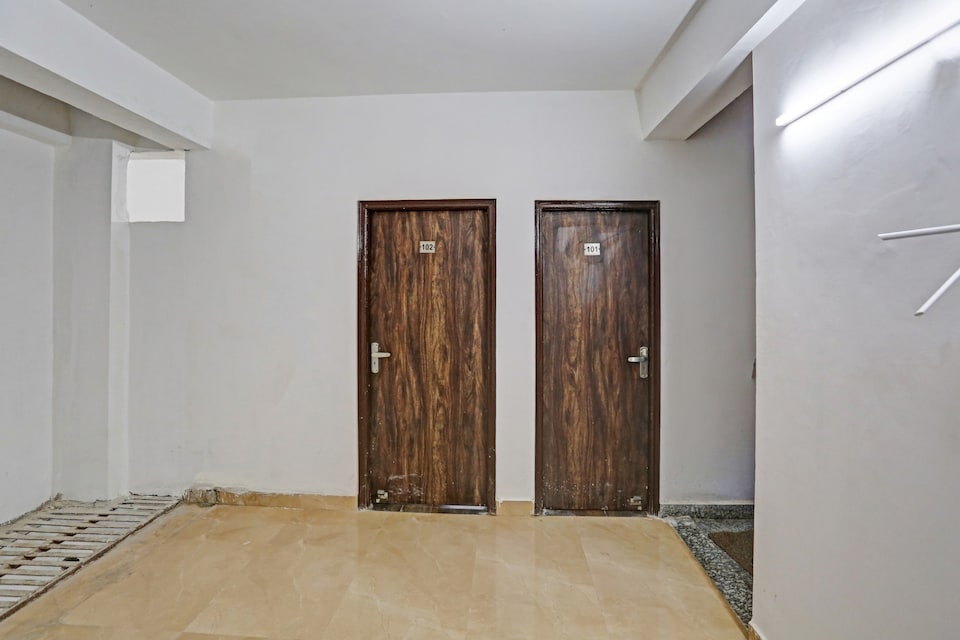 hotel O  OVO STAYS, Greater Noida, Noida