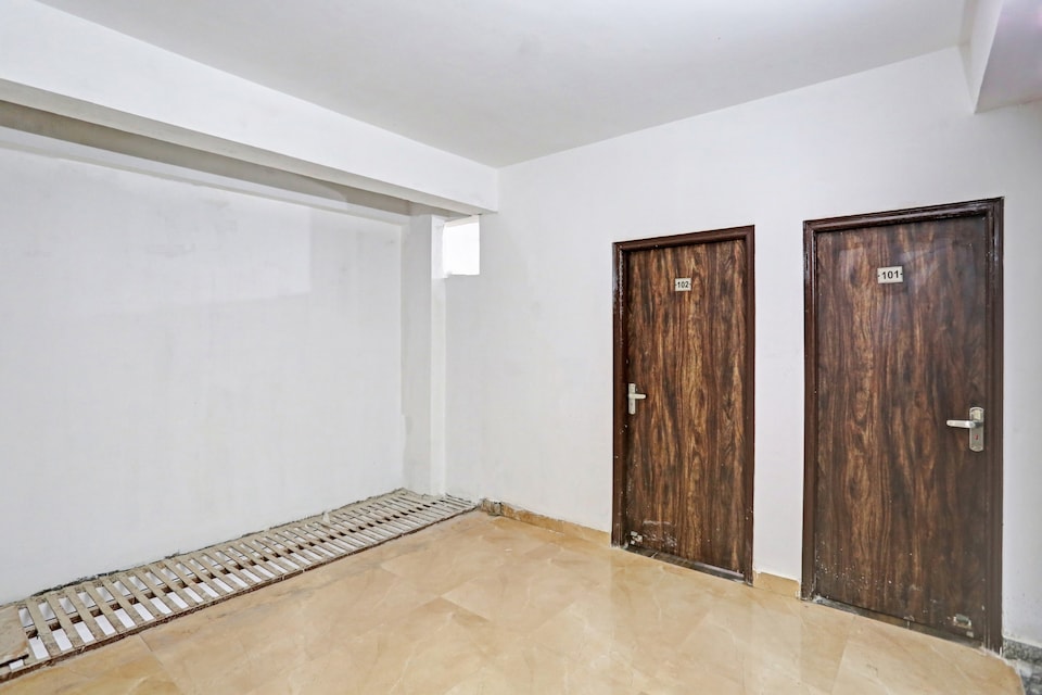 hotel O  OVO STAYS, Greater Noida, Noida
