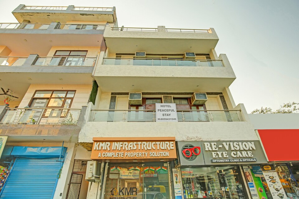 Collection O Peaceful Stay Near Tdi Mall, Rajouri Garden Delhi, Delhi