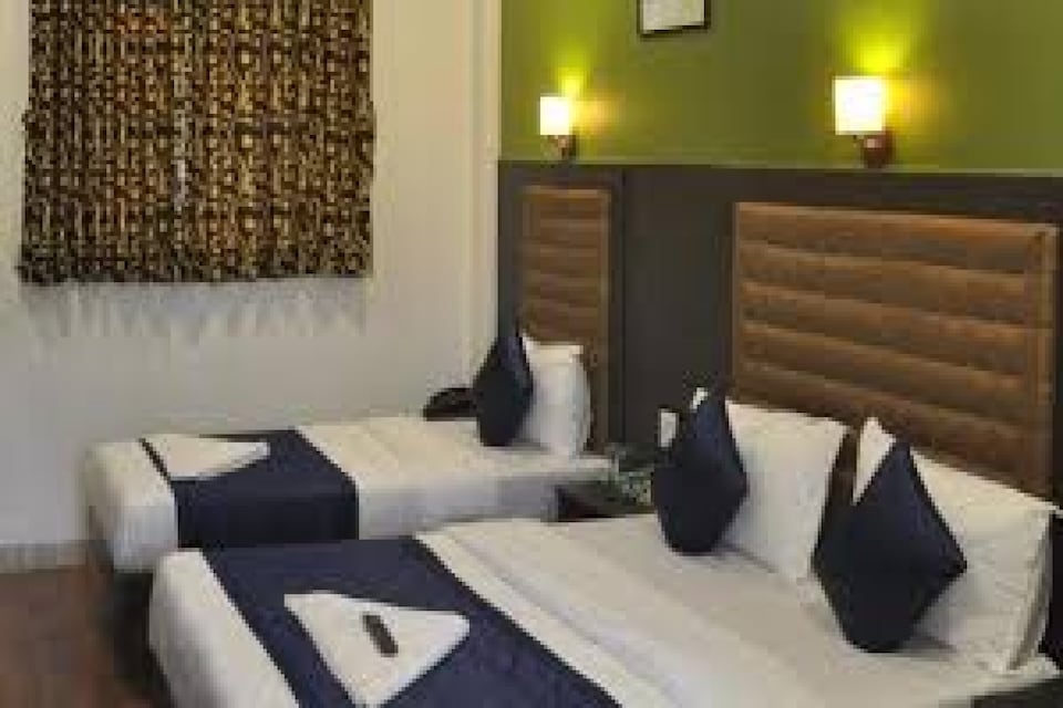 POP Hotel The Crown, Airport Delhi, Delhi Transit