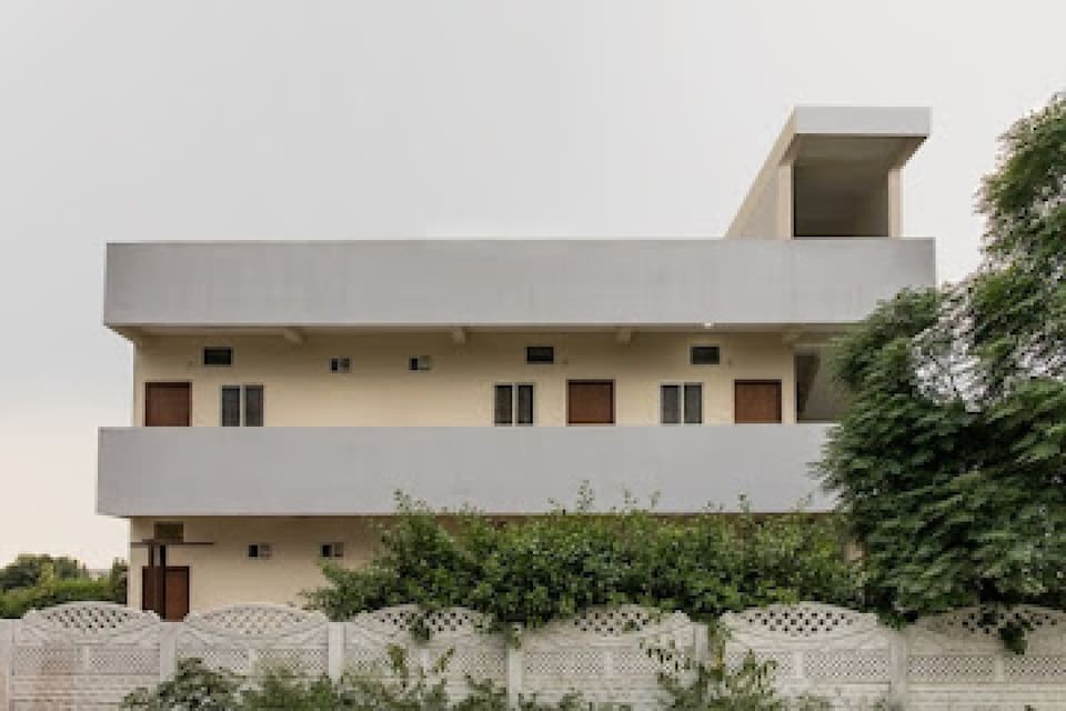 SPOT ON Swastik resort, Vijay Nagar Indore, Indore