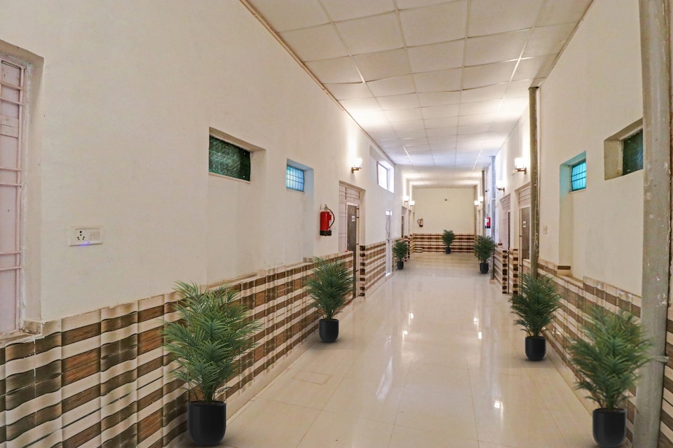 Hotel O SMACS Home Stay, Greater Noida, Noida